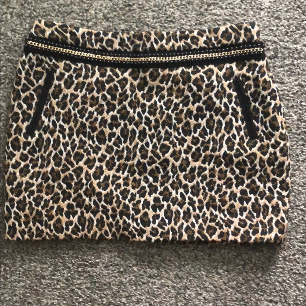 Leopard print - mini skirt